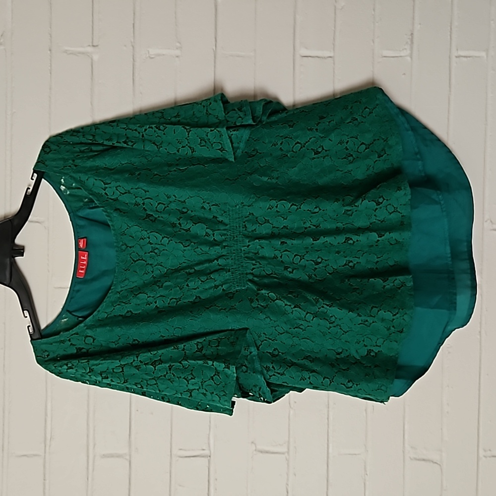 ELLE kelly green lined lace blouse